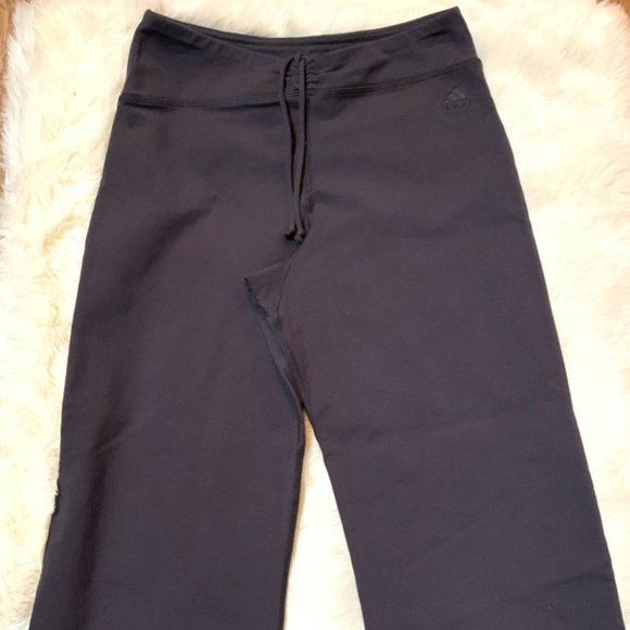 EUC Flattering Black capri Pants - STRETCHY - Picture 5 of 7
